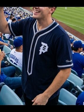 Primitive Skateboarding "P" Logo Baseball Jersey - Men’s Medium VGC